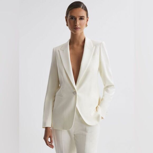 Jones Wear Jackets & Blazers - Vintage Jones wear Cream Crepe Single Button Blazer Jacket